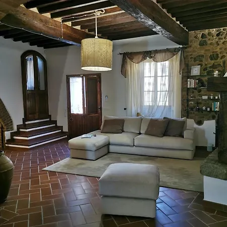 In Campagna Toscana A Villa *